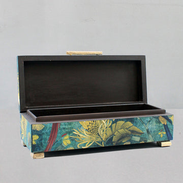NEELAMBRI TEA BOX
