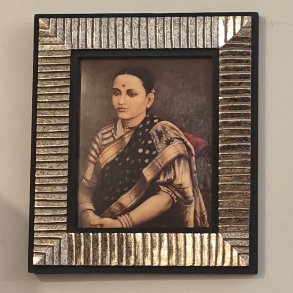 ERAYA WALL PHOTO FRAME - 8 X 10 INCHES