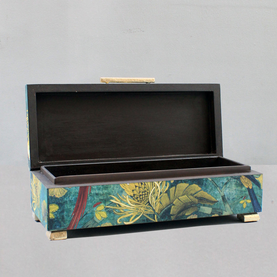 NEELAMBRI TEA BOX